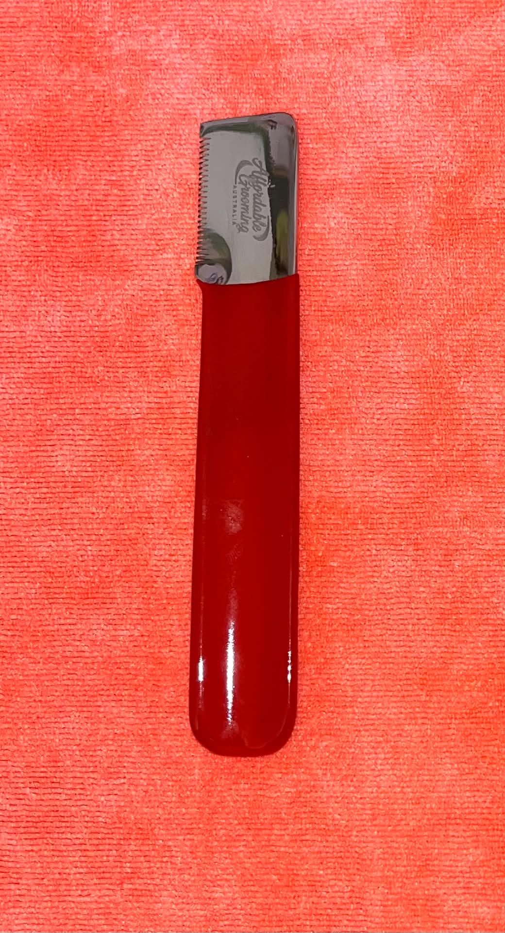 Red stripping knife