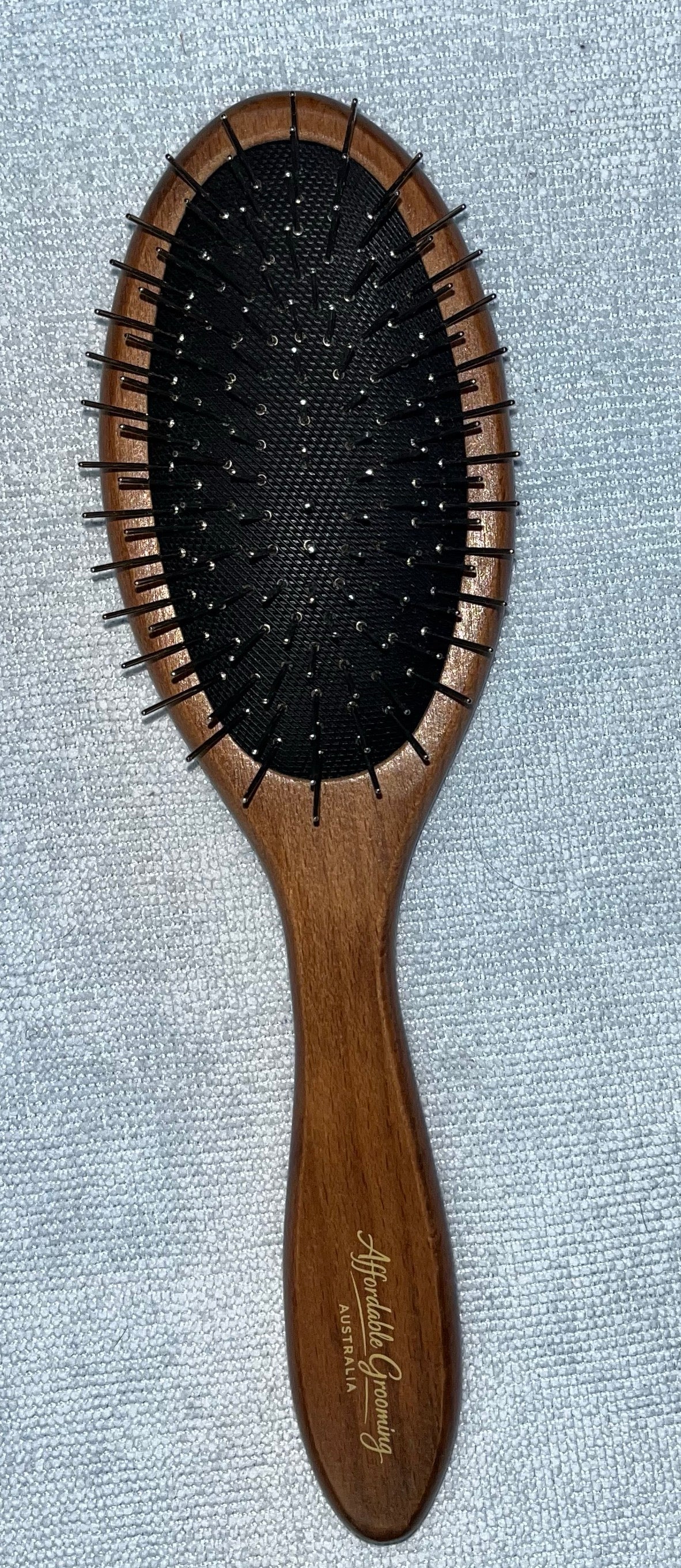 Light beach polished stained beach wood short pin brush